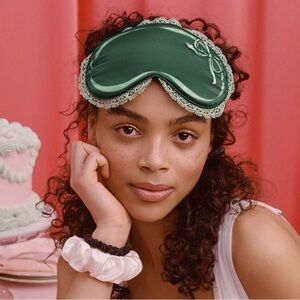 Limited Edition Slip Peppermint Dreams Set—100% Silk Contour Mask + 2 Scrunchies